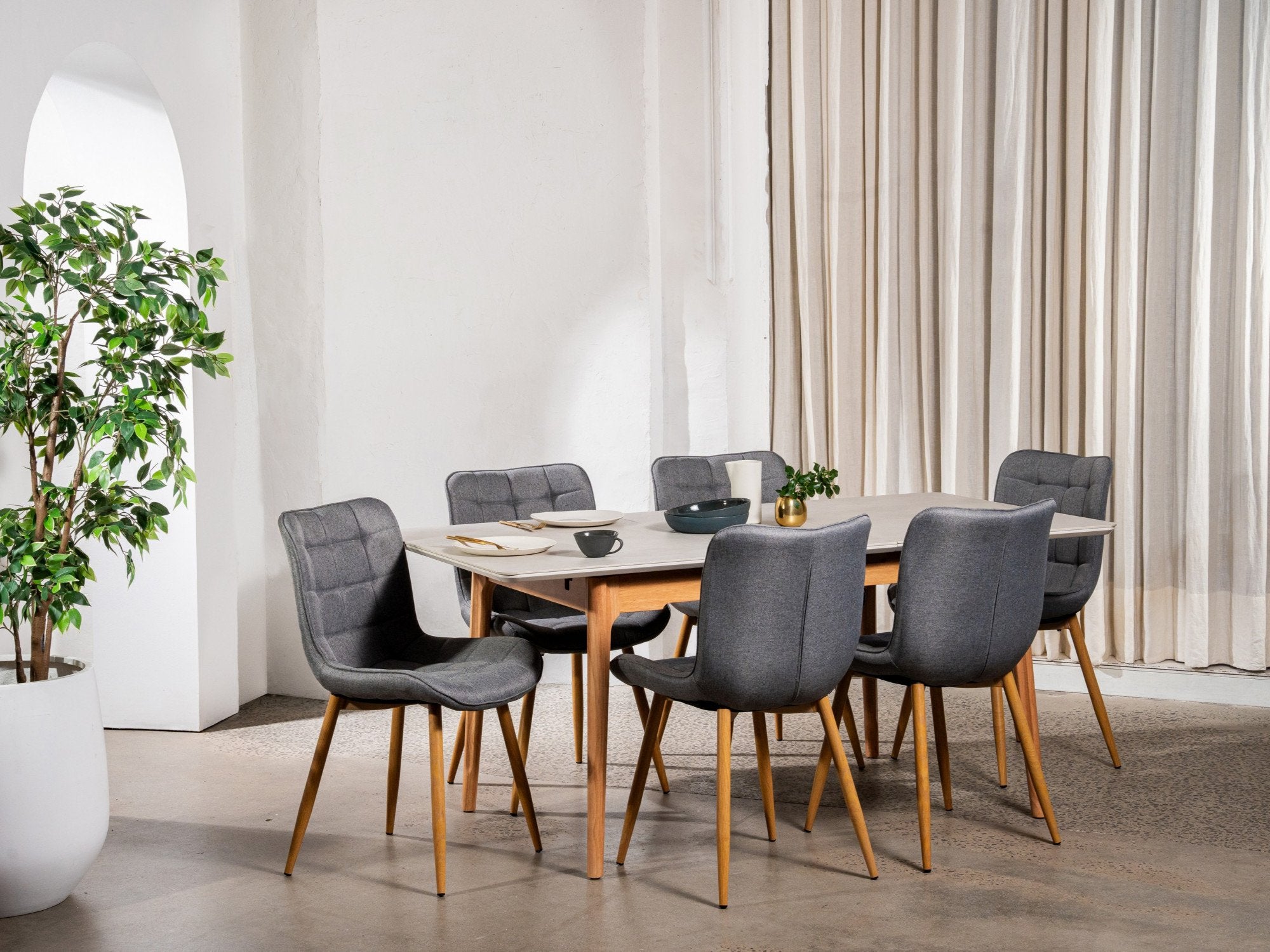 Norway extension dining table