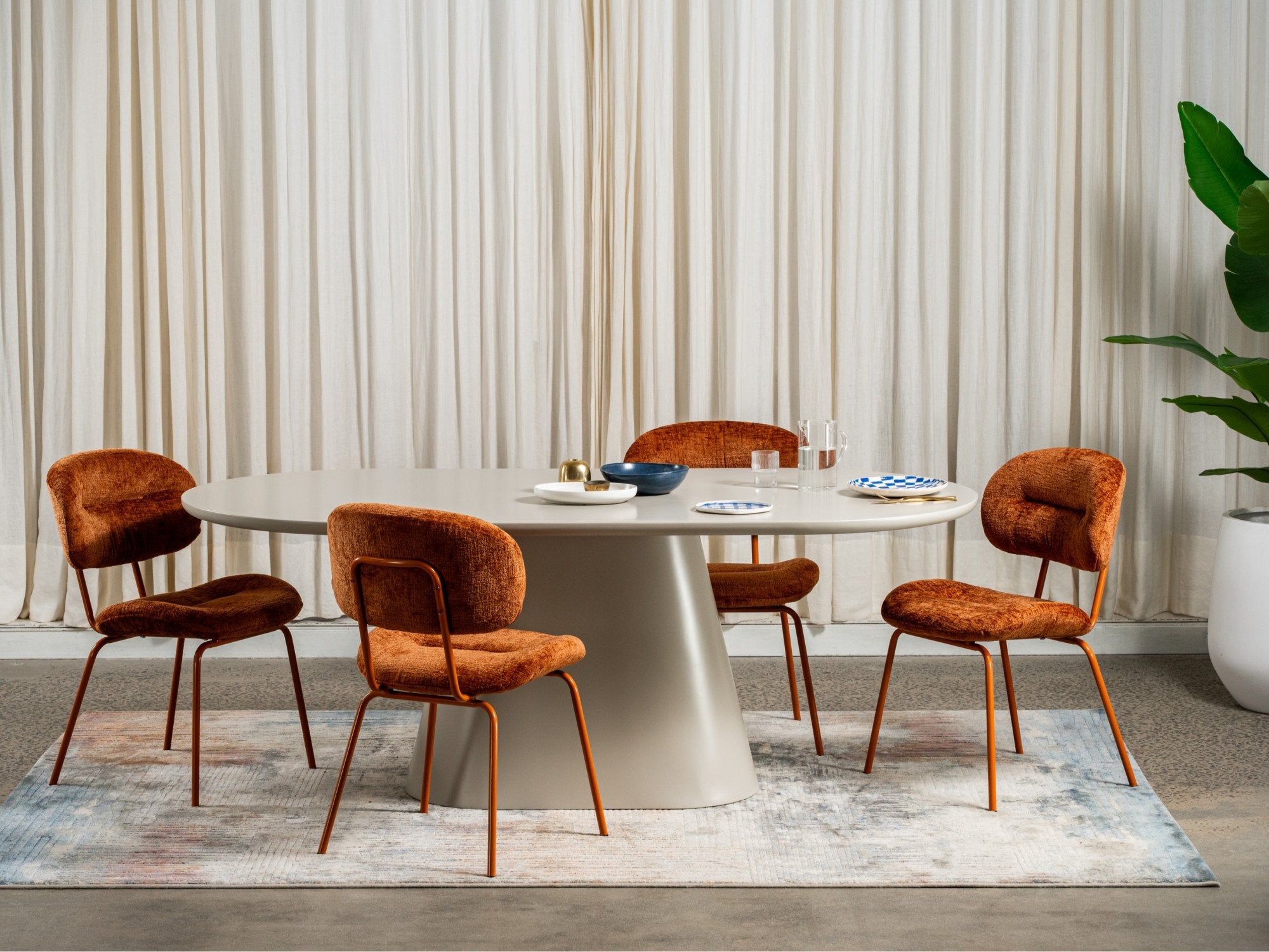 Valetina Citrus dining table