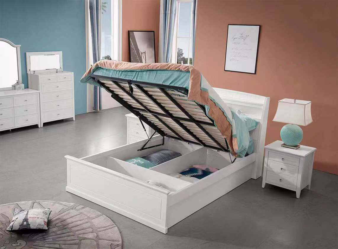 Aliceson white bed