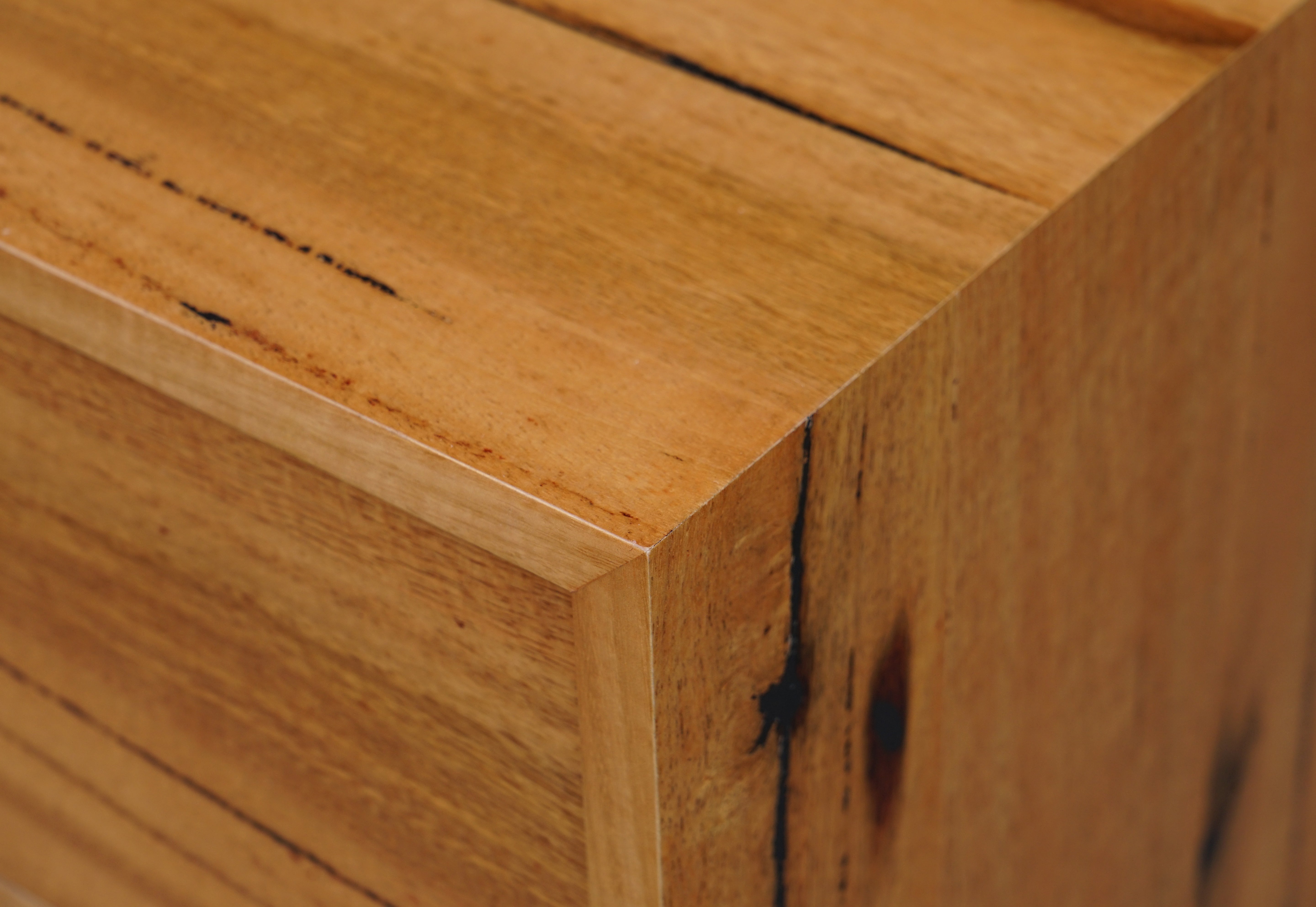 Airlie coffee table