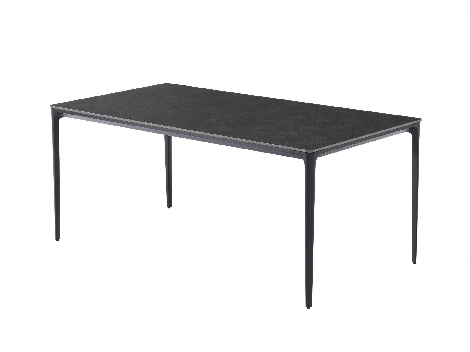 Magnus dining table