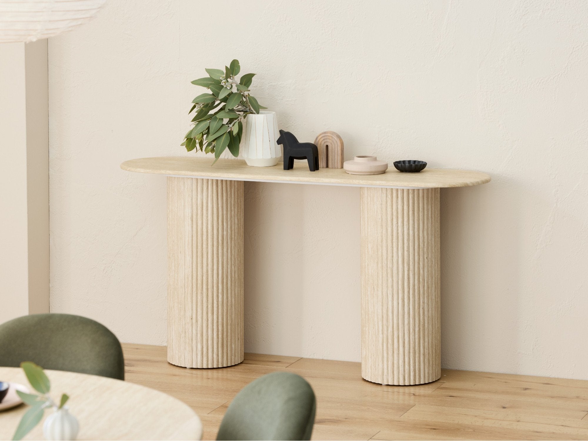 Peigi console table