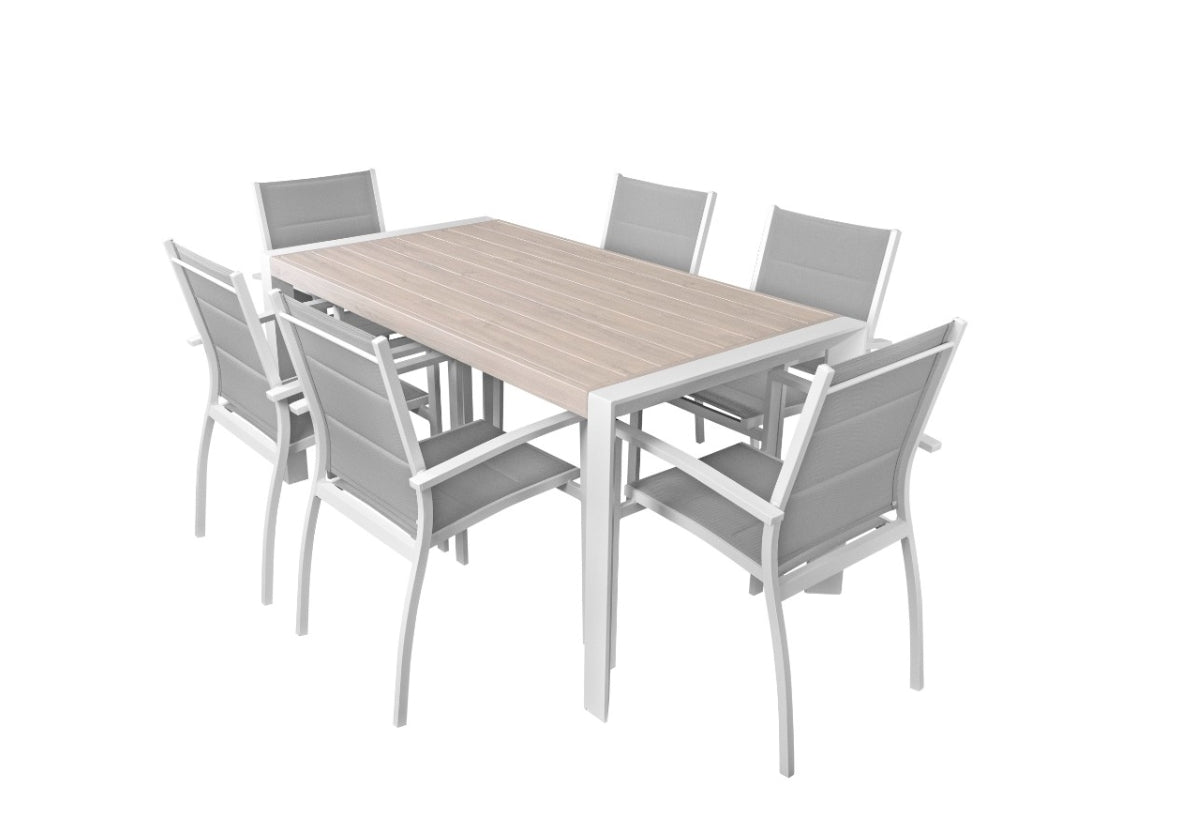 Taurus Dining Setting