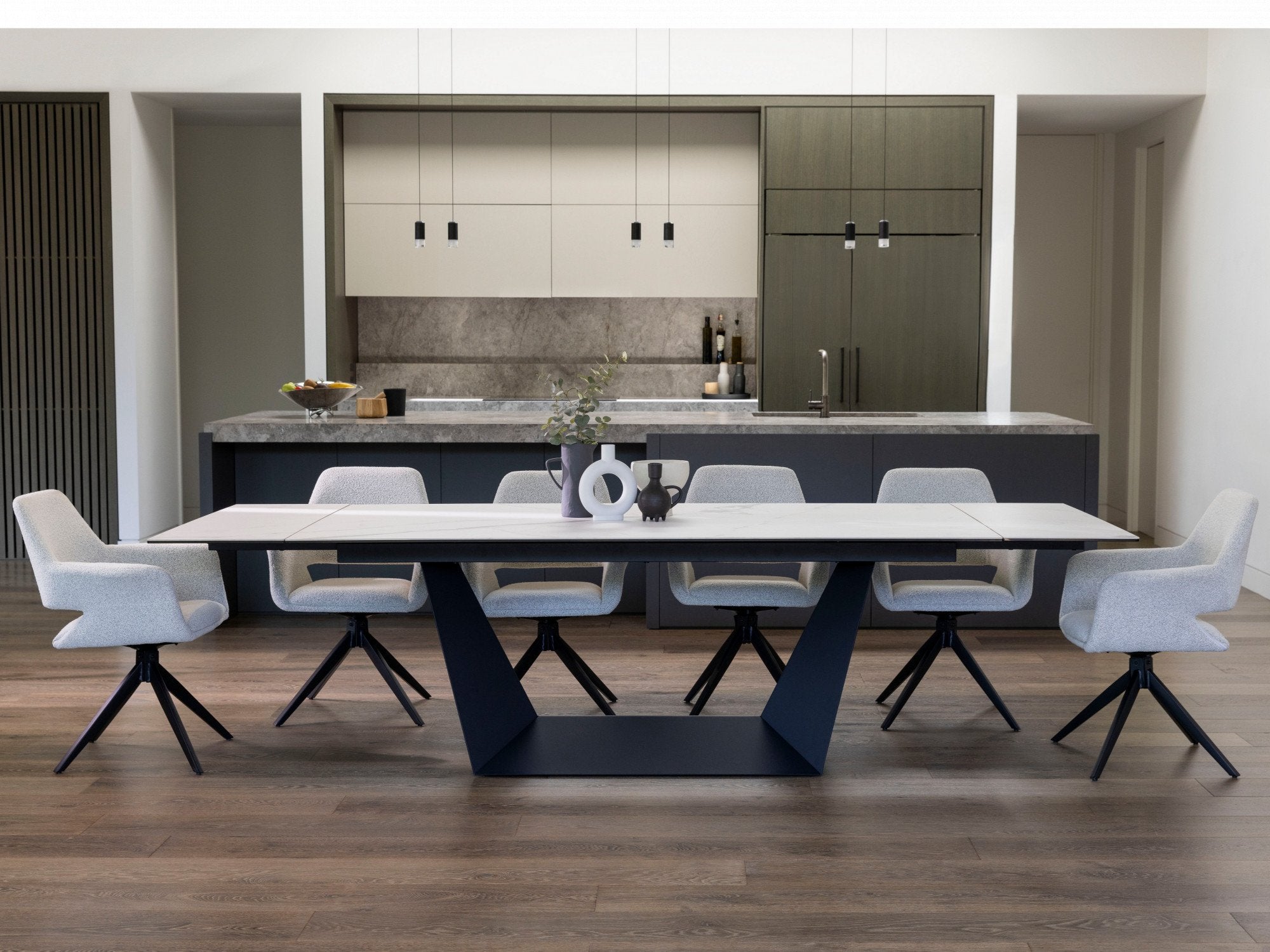 Savannah dining table