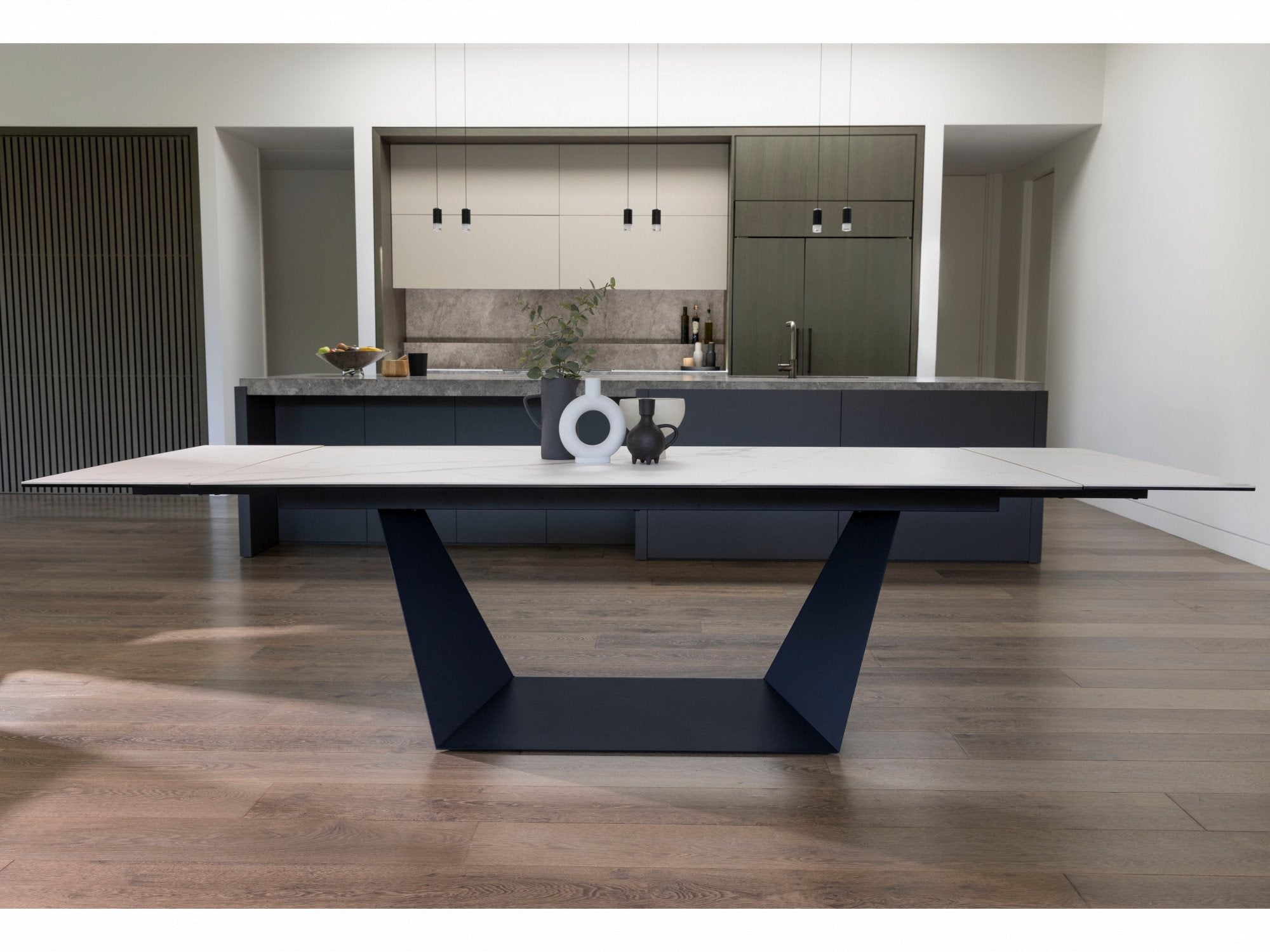 Savannah dining table