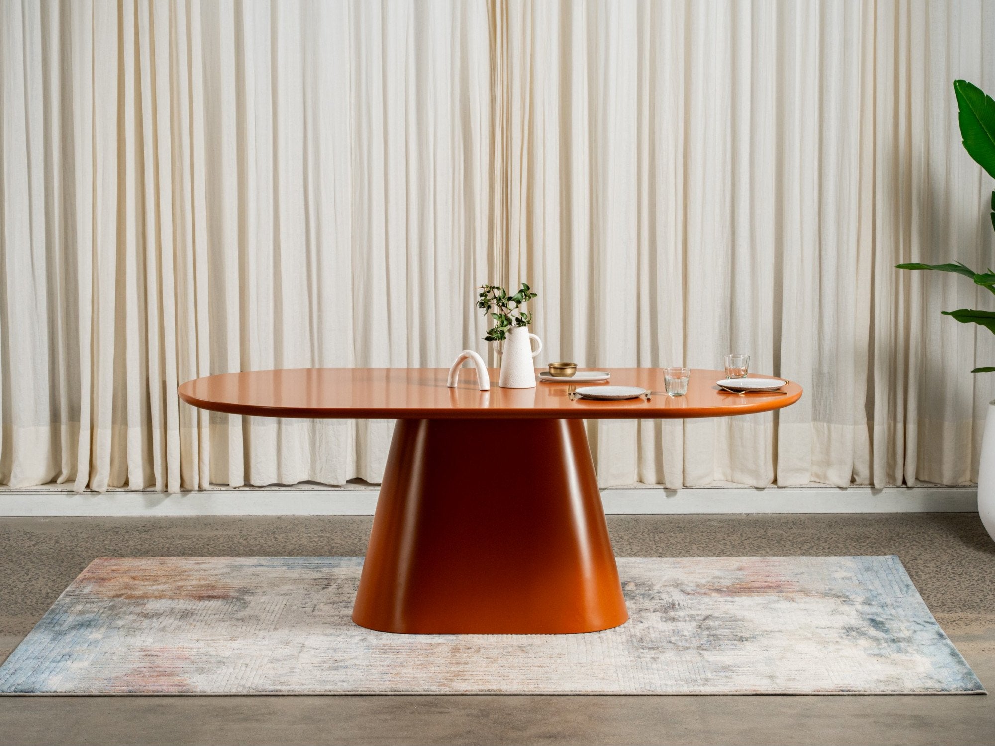 Valetina Citrus dining table