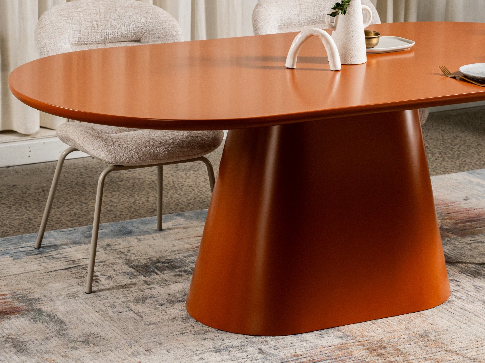 Valetina Citrus dining table