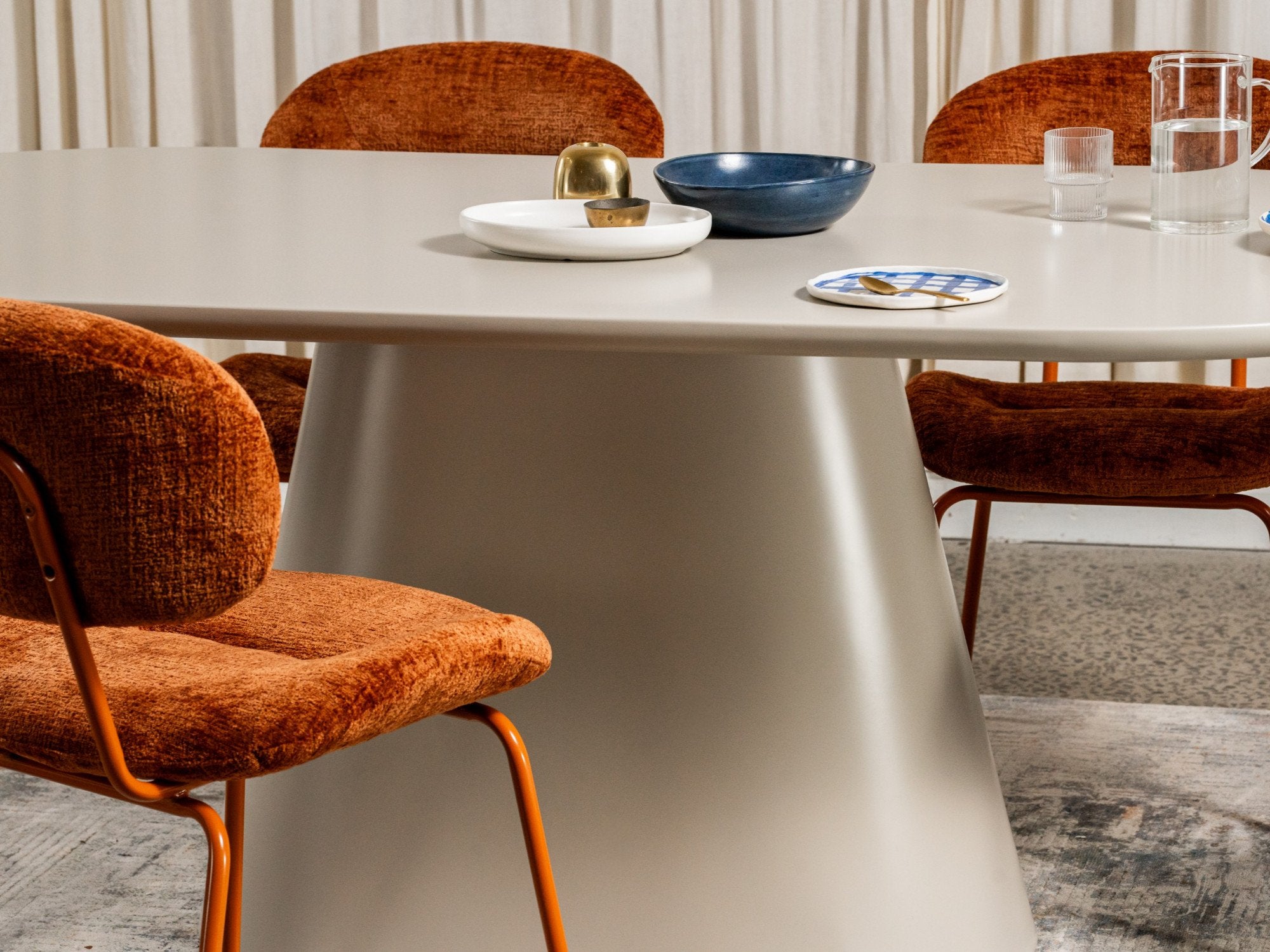 Valetina Citrus dining table