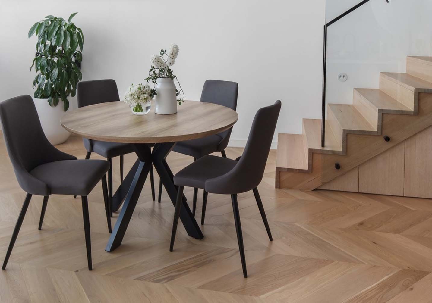 Arlo dining suite