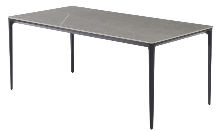 Magnus dining table